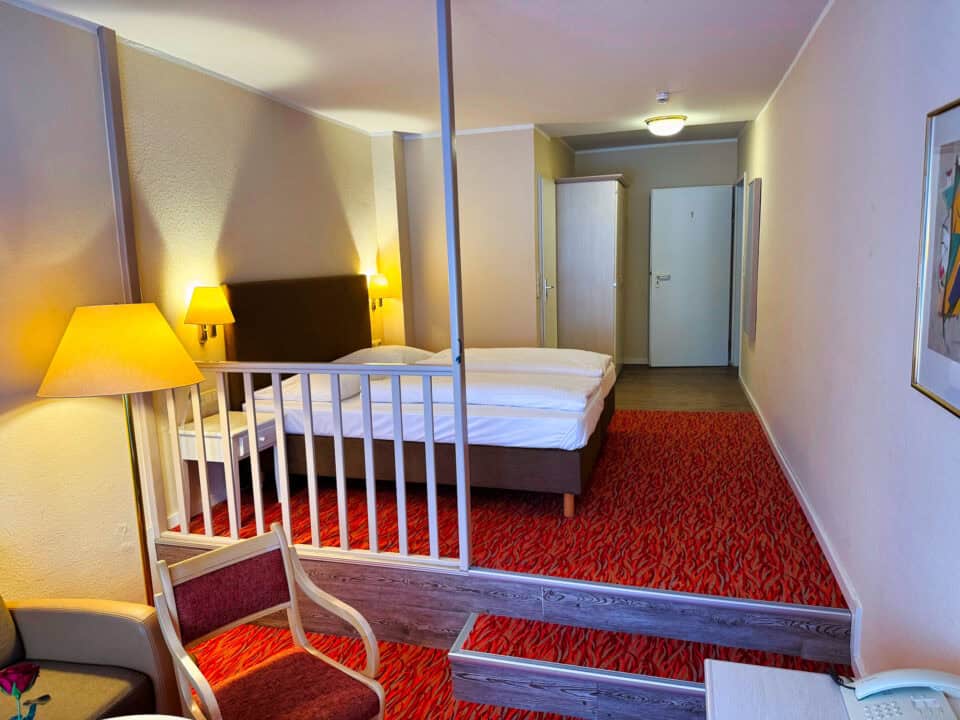 Doppelzimmer mit Wohncouch im Hotel garni Mueßer Hof